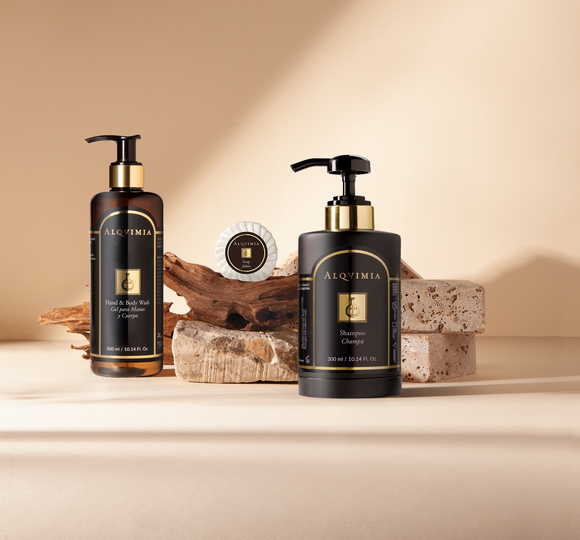 Fertig Alqvimia Spa-Kollektion, präsentiert in einem eleganten und natürlichen Ambiente.